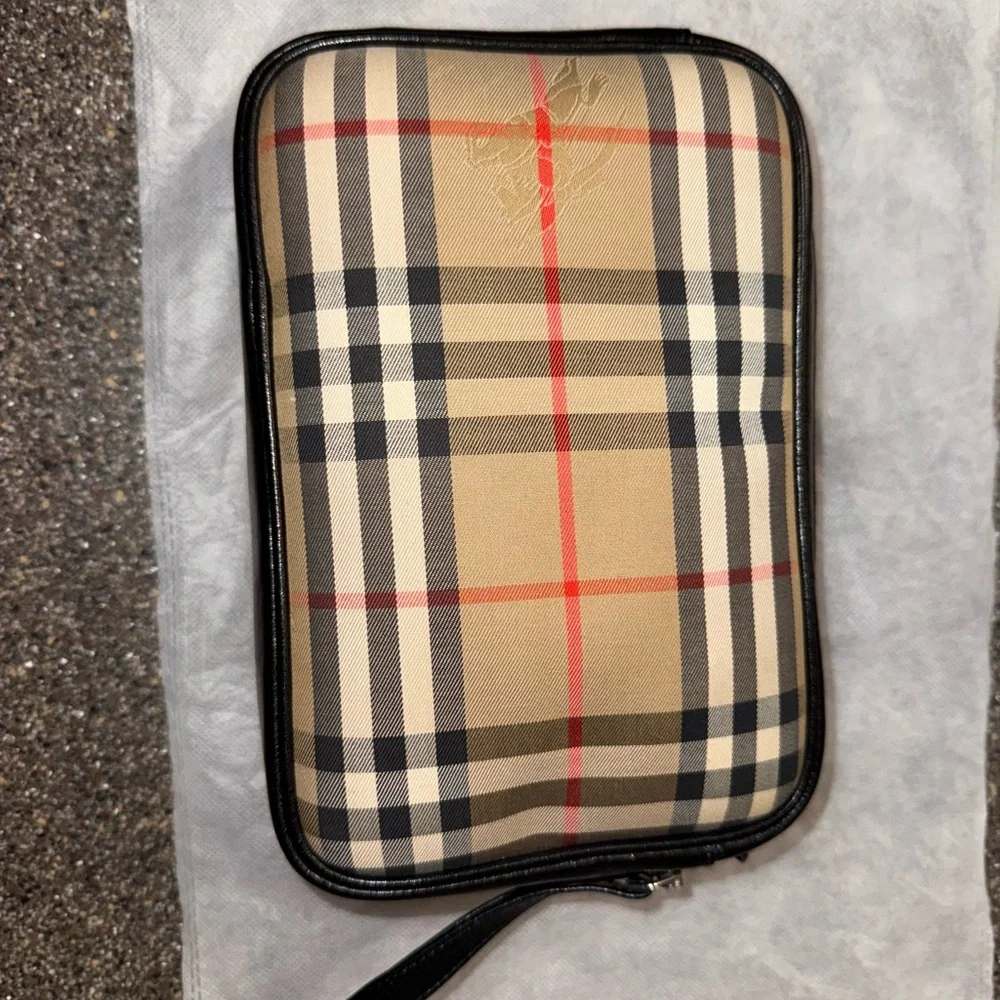 Burberry Vintage Nova Check Plaid Wristlet Bag 👜✨ - Picture 3 of 11